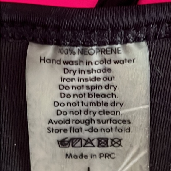 Two piece bathing suit, - Picture 4 of 4